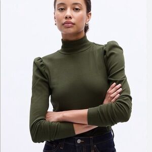 Gap Women’s Ribbed Mockneck Shirt